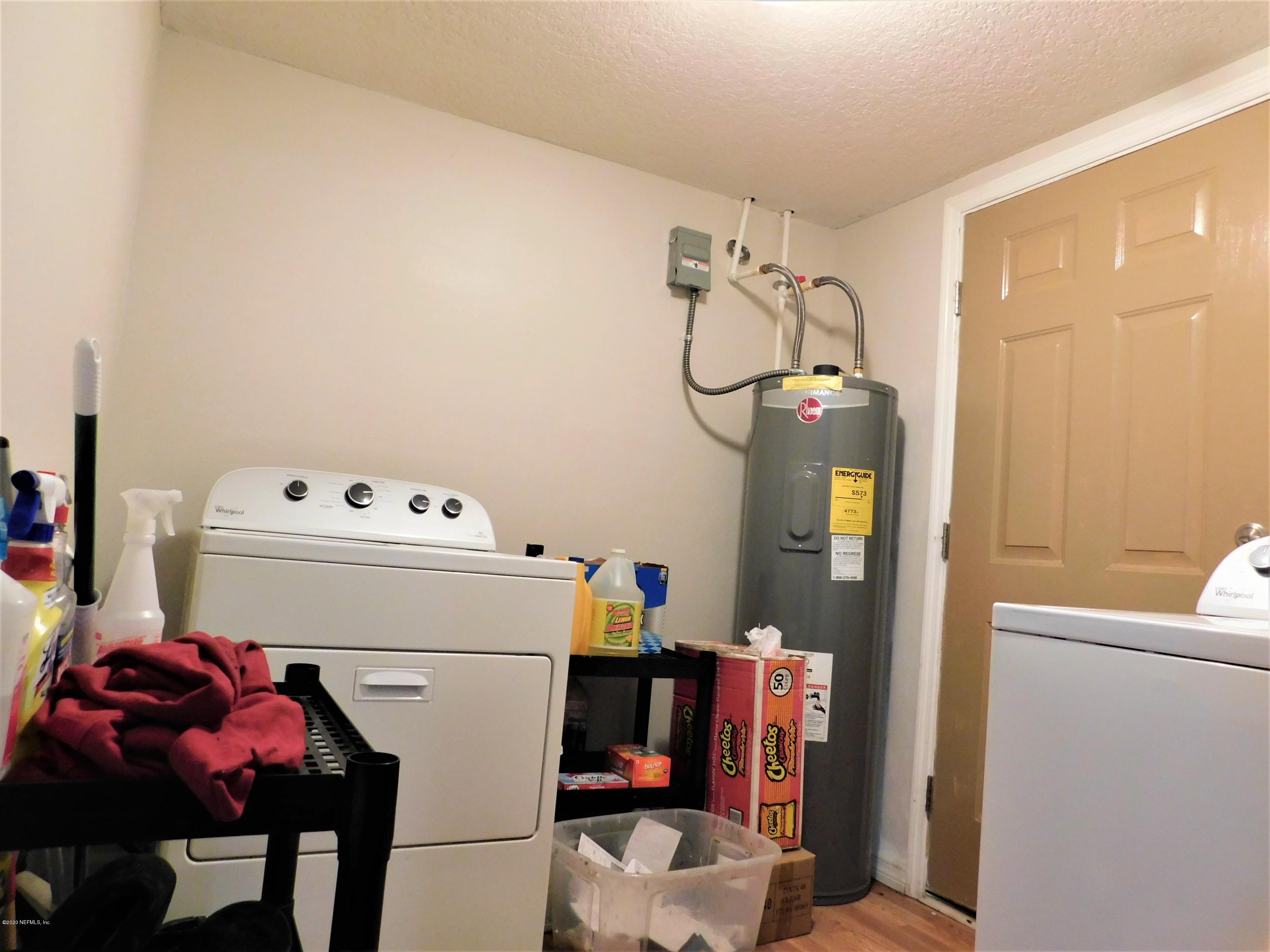 4622 Colchester Road Jacksonville, FL 32208 - Photo 7 of 10 Laundry room