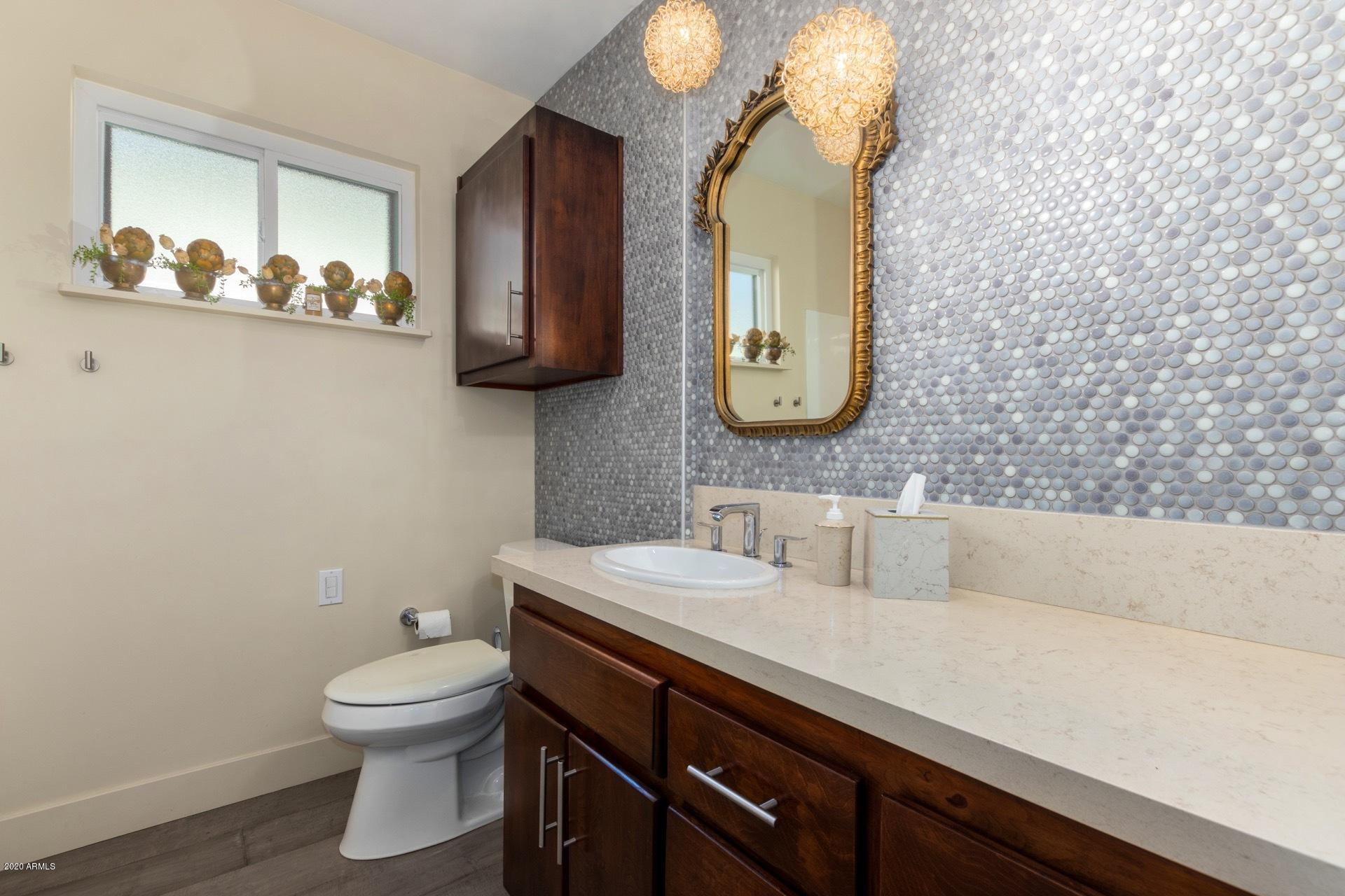 4245 East Osborn Road Phoenix, AZ 85018 - Photo 15 of 19 Bath #2