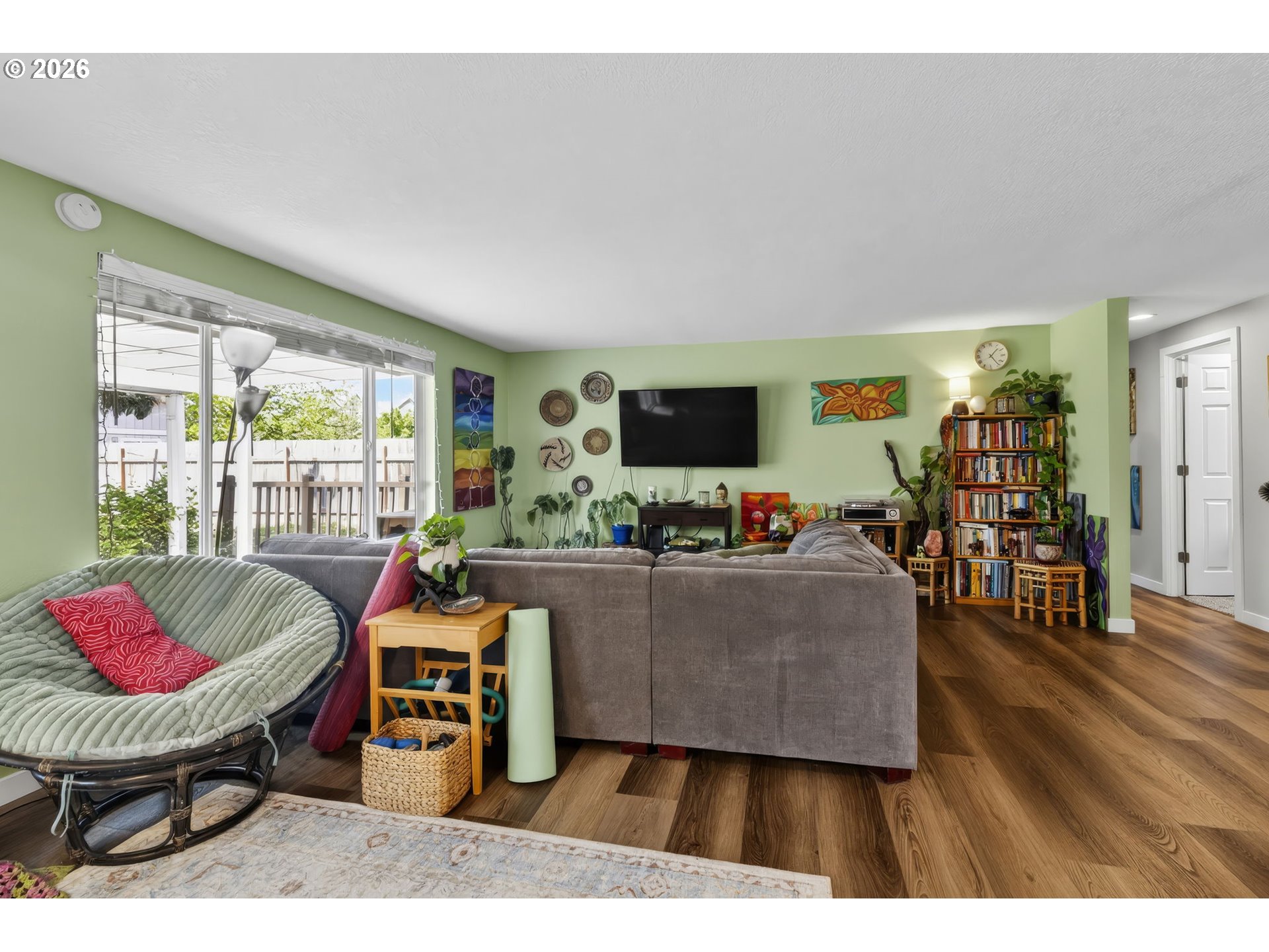 1758 Rainbow Drive Springfield, OR 97477 - Photo 9 of 27 Living Room