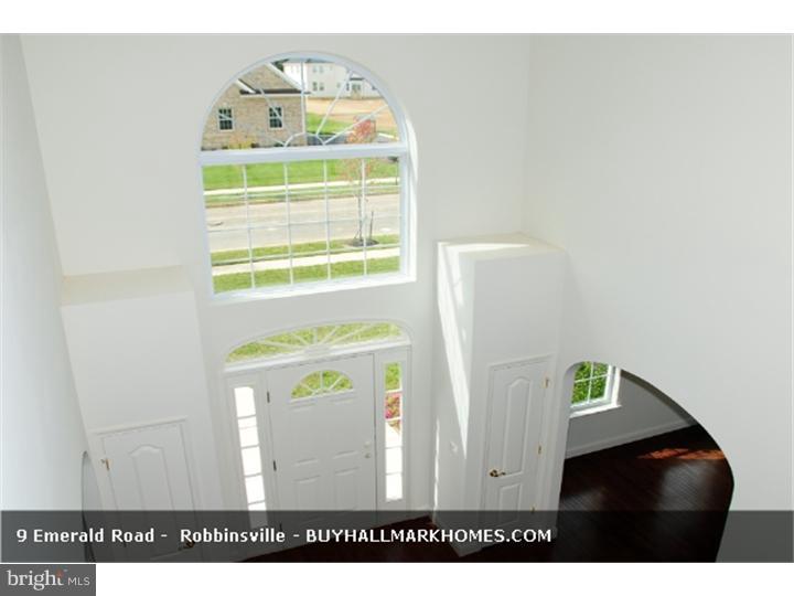 9 Emerald Road Robbinsville, NJ 08691 - Photo 6 of 8 Gallery Image 6