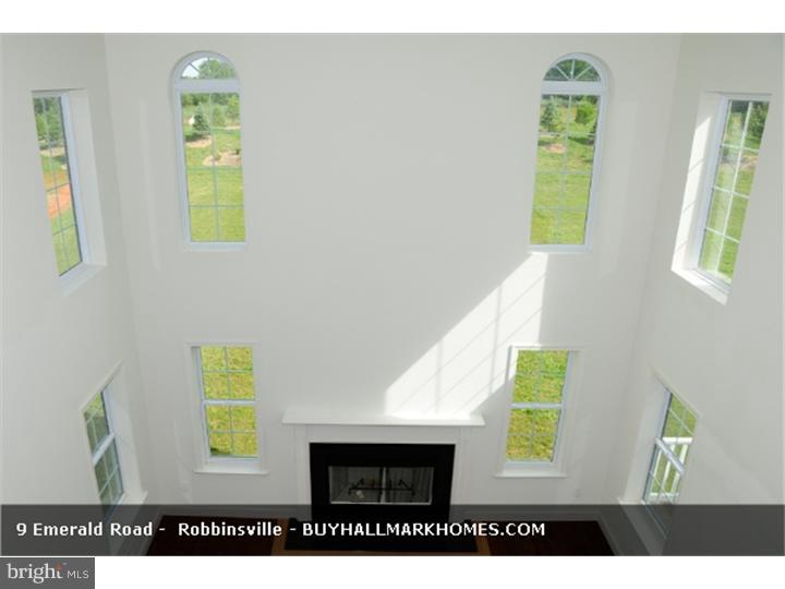 9 Emerald Road Robbinsville, NJ 08691 - Photo 7 of 8 Gallery Image 7