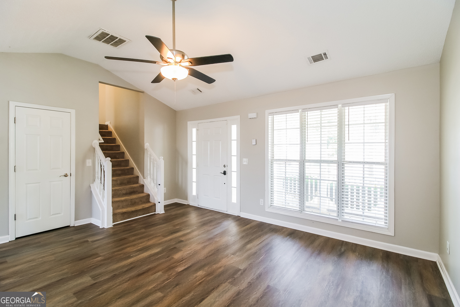 5991 Waggoner Court Rex, GA 30273 - Photo 4 of 22
