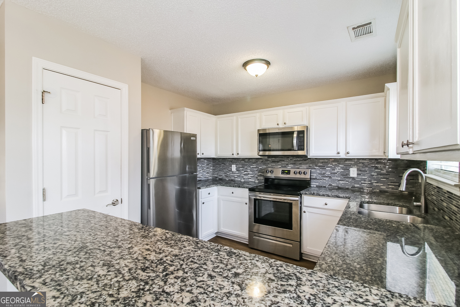 5991 Waggoner Court Rex, GA 30273 - Photo 6 of 22