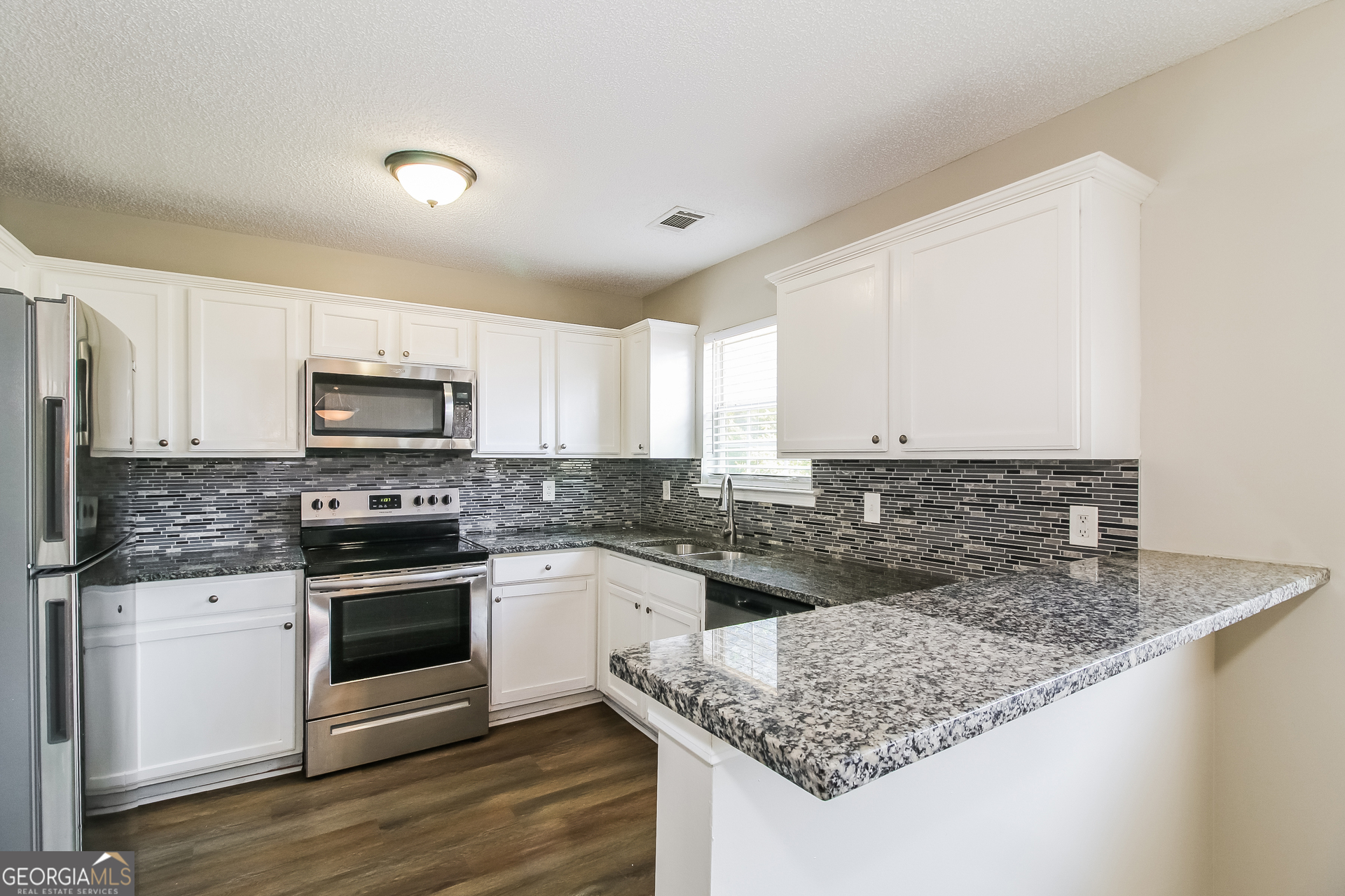 5991 Waggoner Court Rex, GA 30273 - Photo 7 of 22