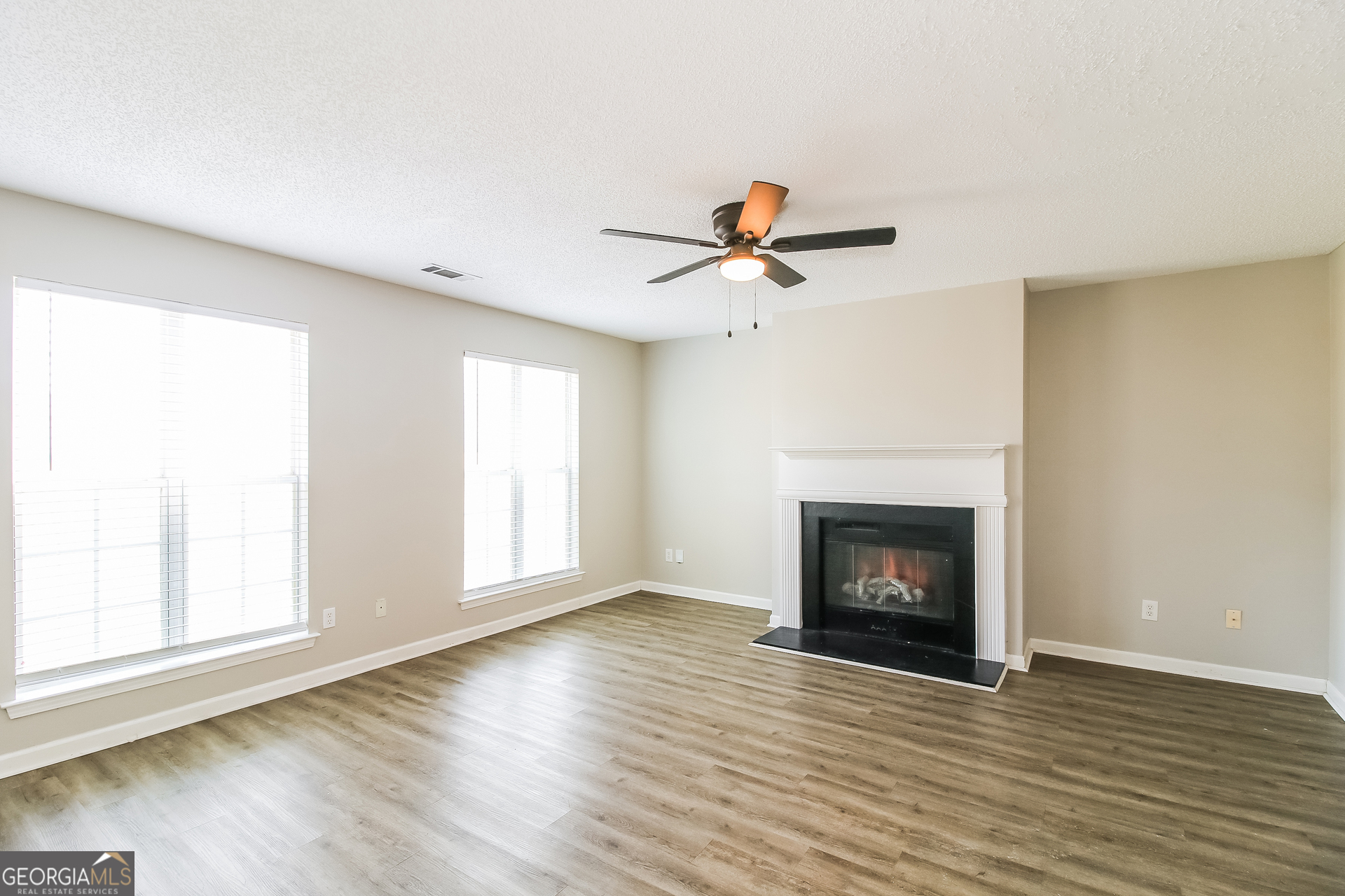 5991 Waggoner Court Rex, GA 30273 - Photo 9 of 22