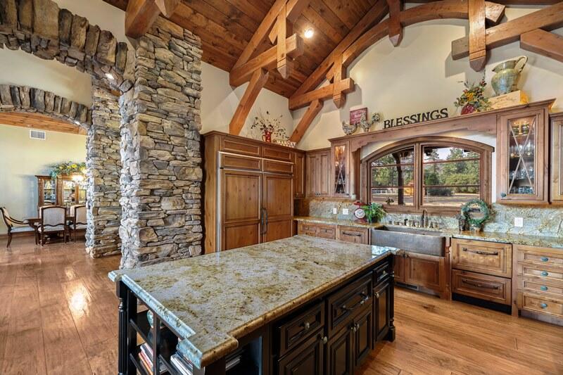 35650 Pyramid Peak Road Mountain Center, CA 92561 - Photo 20 of 58 a kitchen with a table and chairs