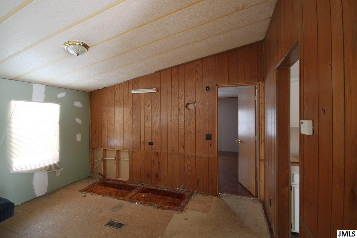 4249 Saunt Road Jackson, MI 49201 - Photo 15 of 33 Photo 15