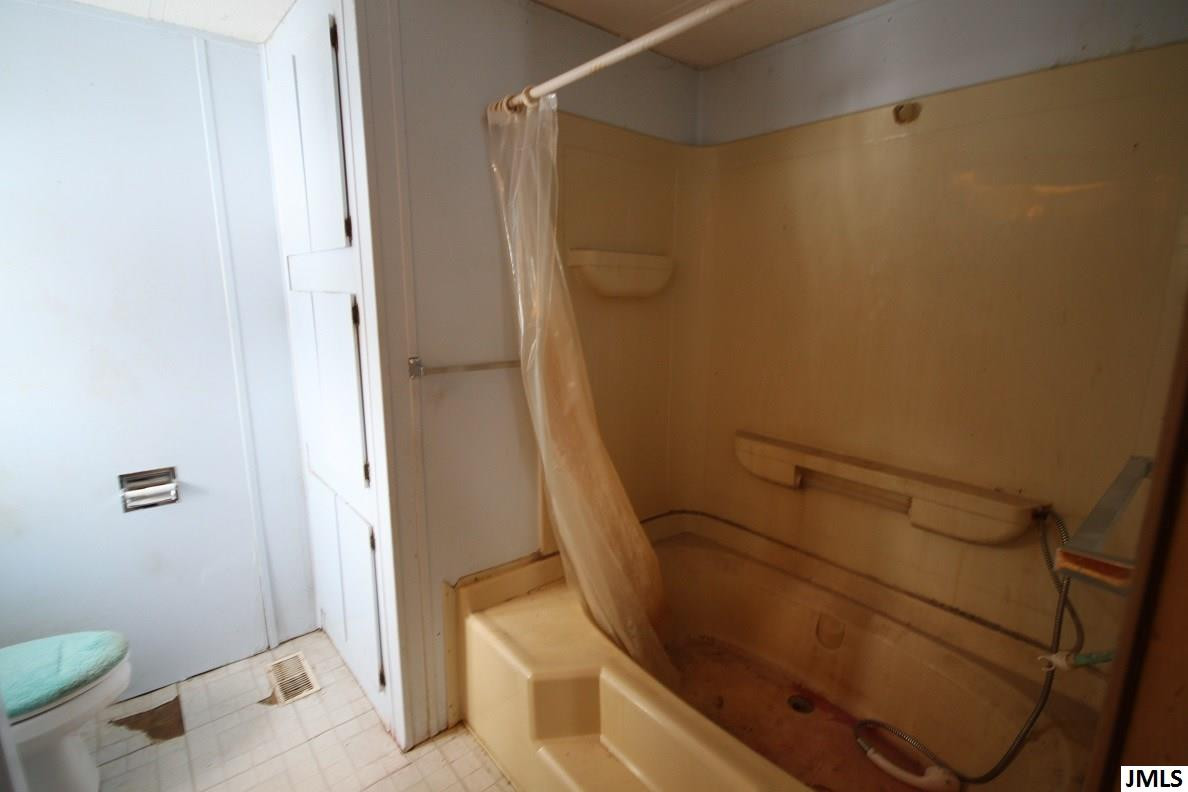 4249 Saunt Road Jackson, MI 49201 - Photo 17 of 33 Photo 17