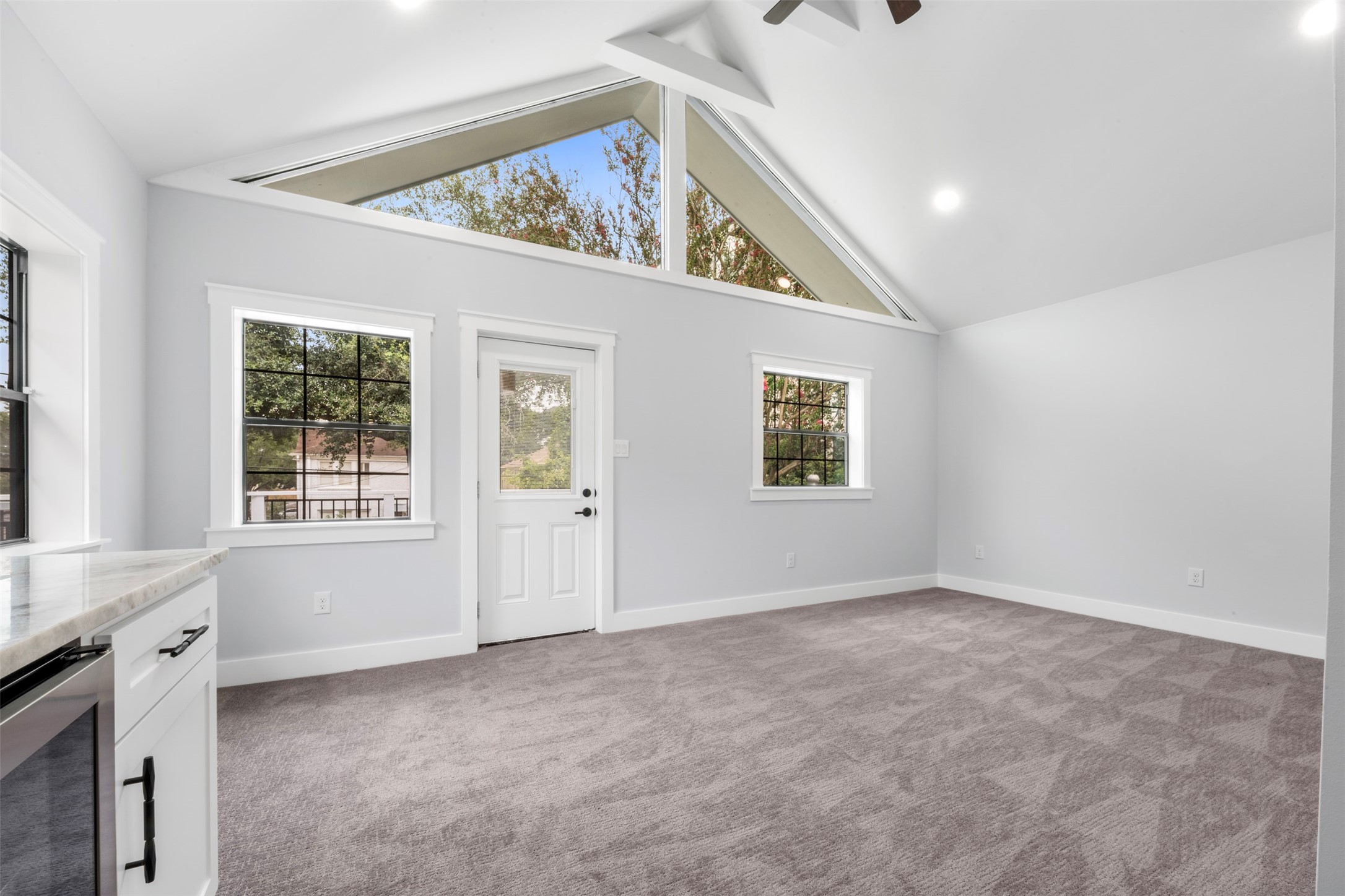 1723 Albans Road Houston, TX 77005 - Photo 39 of 50 an empty room with windows