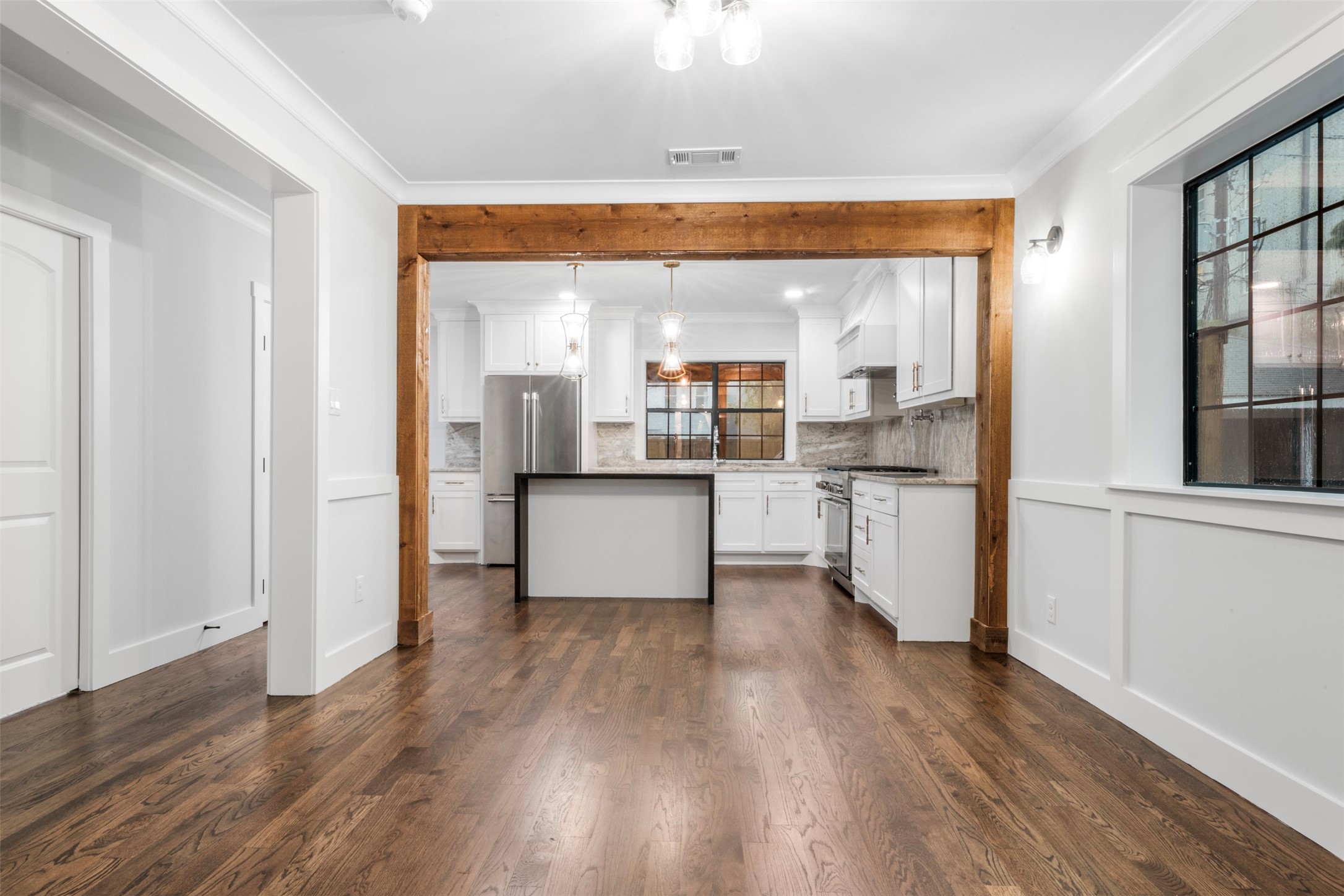 1723 Albans Road Houston, TX 77005 - Photo 6 of 50 a view of kitchen with wooden floor