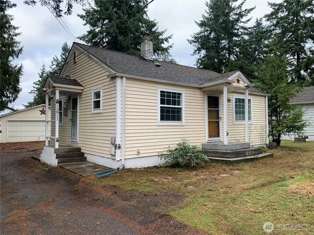$425,000 | 12811 10th Avenue South, Burien, WA 98168