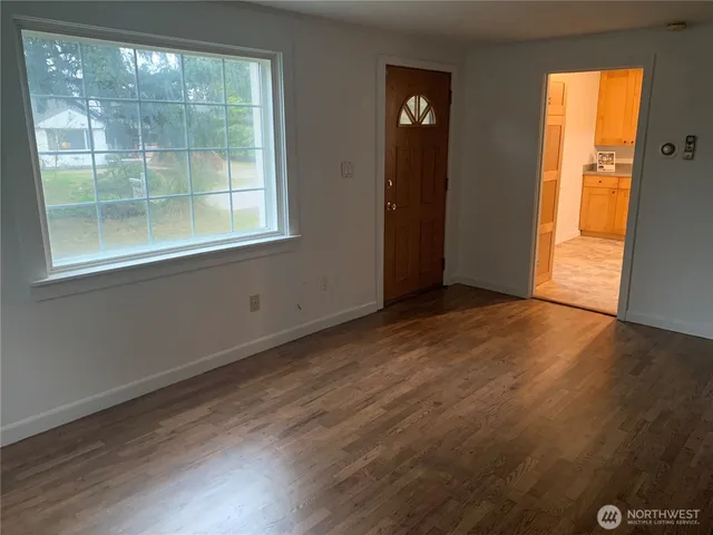 $425,000 | 12811 10th Avenue South, Burien, WA 98168