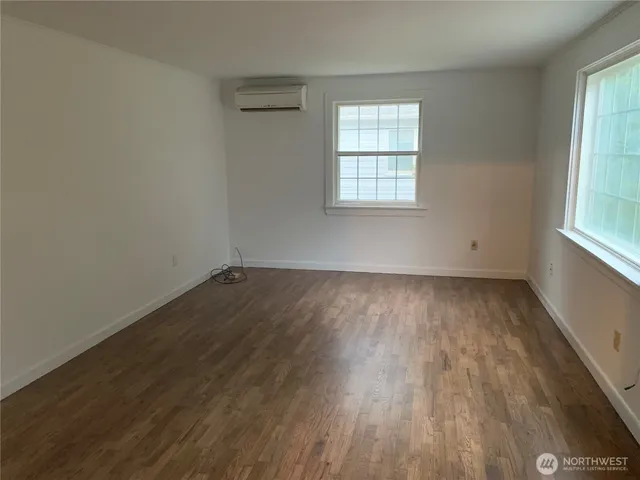 $425,000 | 12811 10th Avenue South, Burien, WA 98168