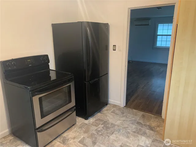 $425,000 | 12811 10th Avenue South, Burien, WA 98168