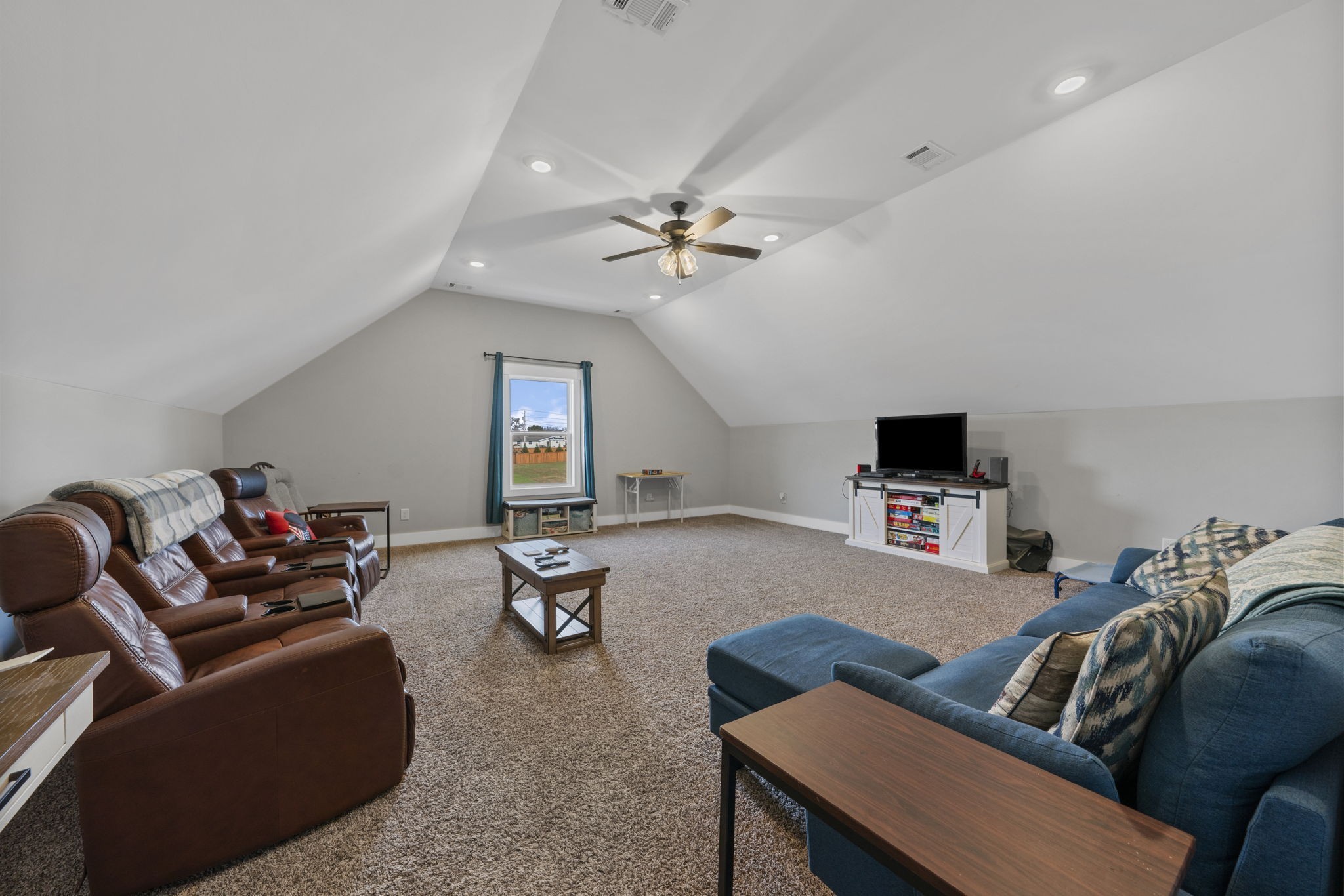 2086 Beverly Court Springfield, TN 37172 - Photo 7 of 39 a living room with furniture a ceiling fan and a rug