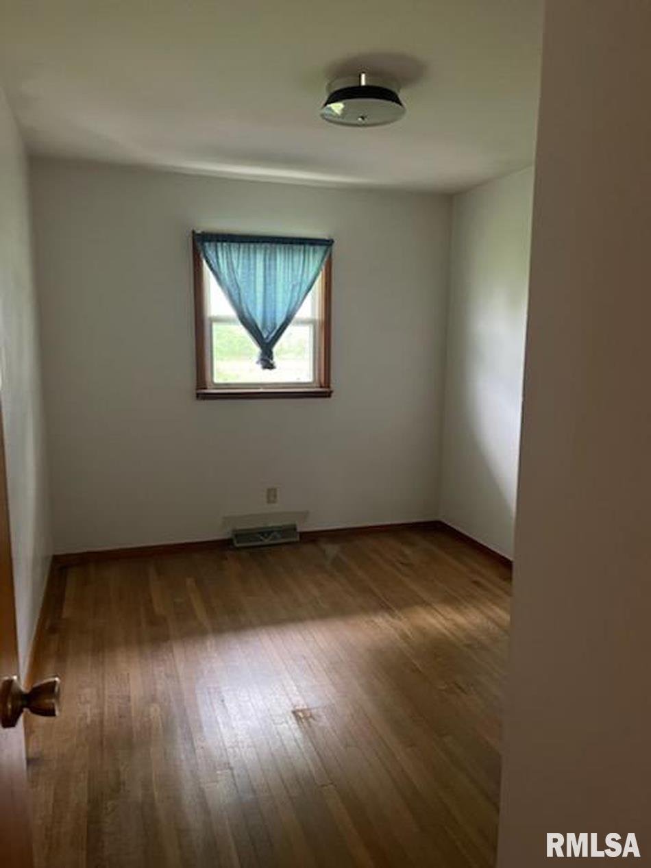 1516 Spring Bay Road East Peoria, IL 61611 - Photo 11 of 13 Gallery Image 11