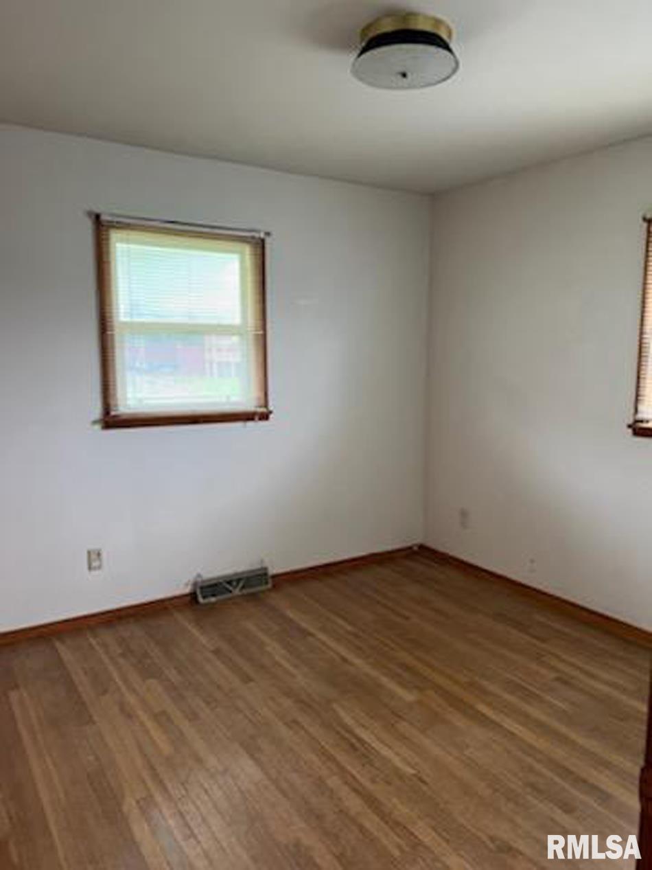 1516 Spring Bay Road East Peoria, IL 61611 - Photo 9 of 13 Gallery Image 9