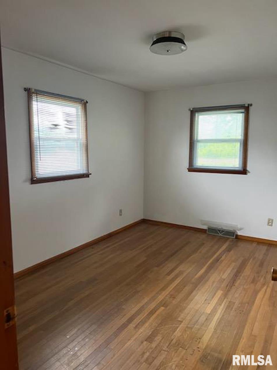 1516 Spring Bay Road East Peoria, IL 61611 - Photo 10 of 13 Gallery Image 10