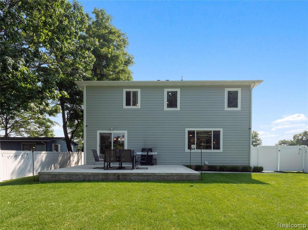 2446 Eastern Avenue Rochester Hills, MI 48307 - Photo 45 of 48