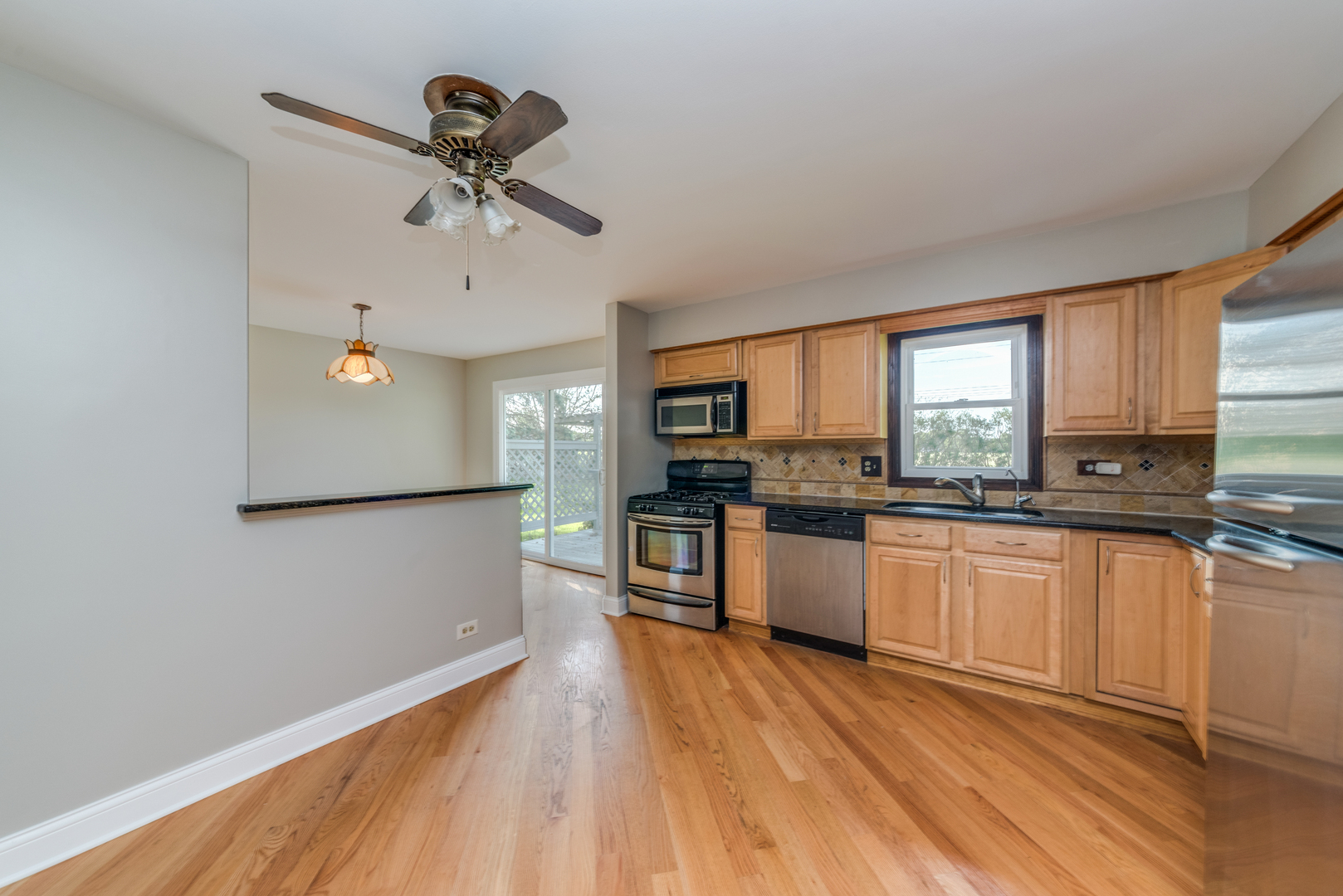 28W744 Wagner Road Naperville, IL 60564 - Photo 5 of 17