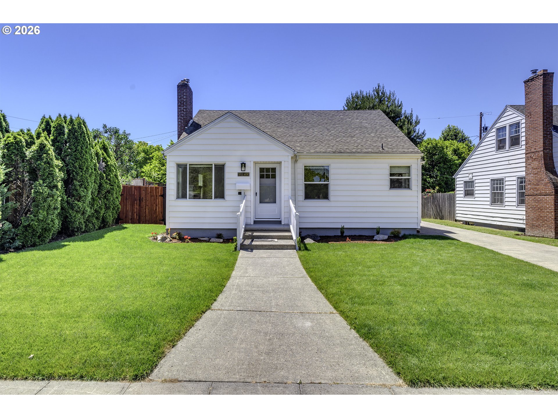 4768 North Yale Street Portland, OR 97203 - Photo 2 of 31