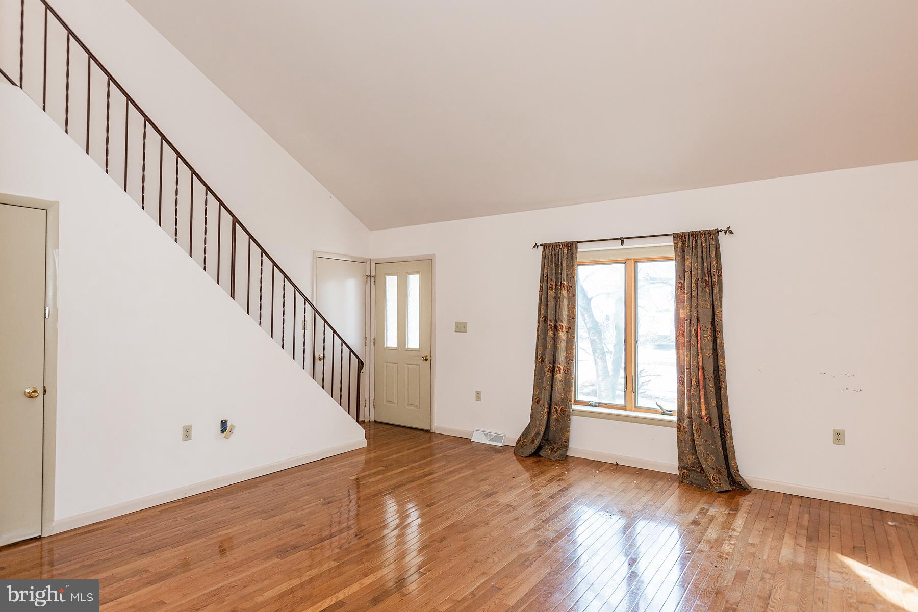 623 South Cedar Street Lititz, PA 17543 - Photo 7 of 46