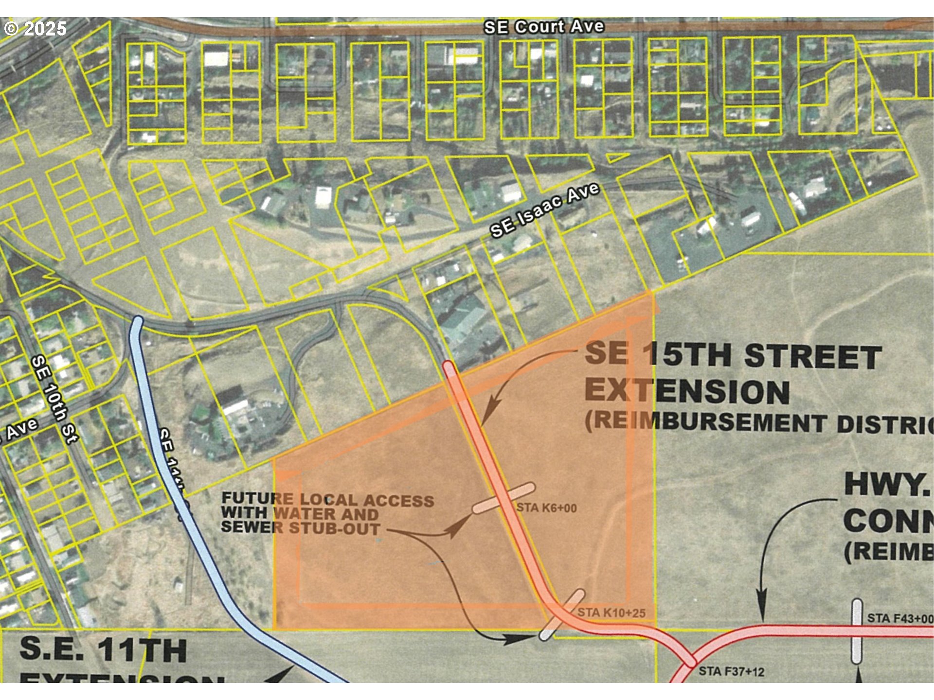 view of a swimming pool