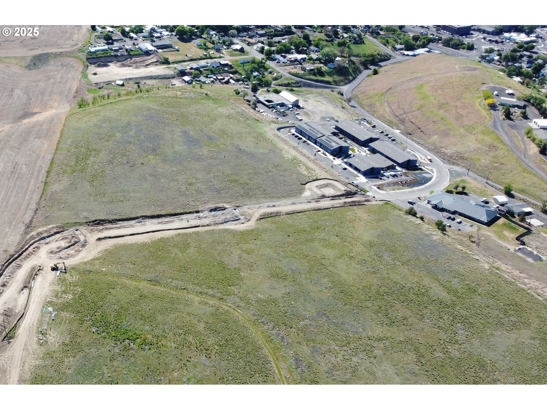 Goad Road, Unit 600 Pendleton, OR 97801 - Photo 2 of 4 a view of a swimming pool