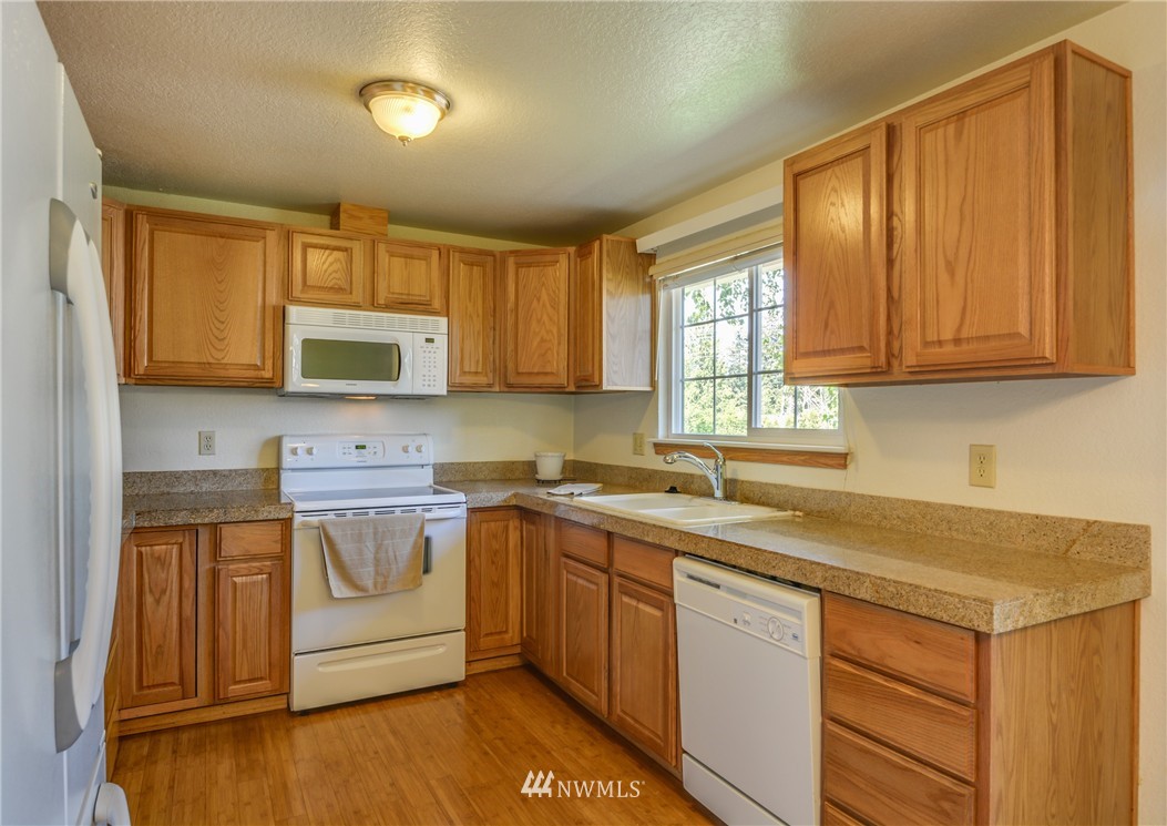 3009 170th Place Southeast Bothell, WA 98012 - Photo 2 of 20 Gallery Image 2