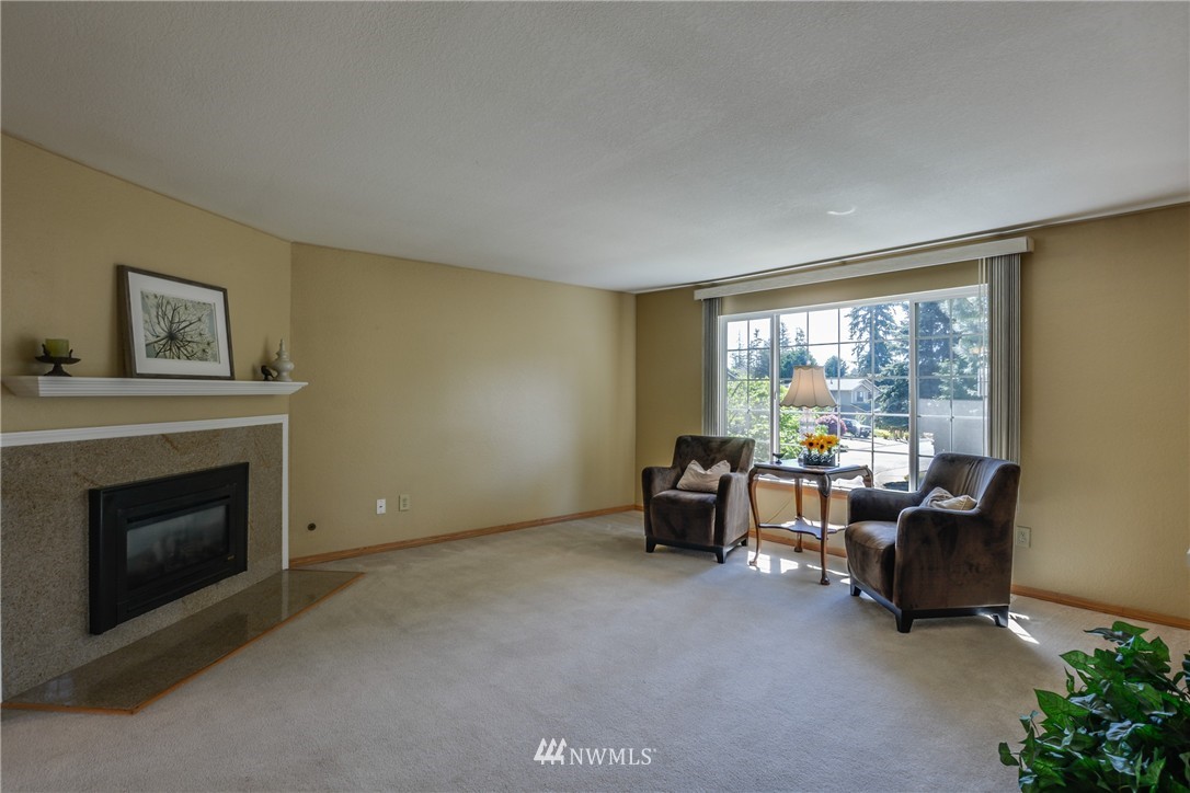 3009 170th Place Southeast Bothell, WA 98012 - Photo 6 of 20 Gallery Image 6