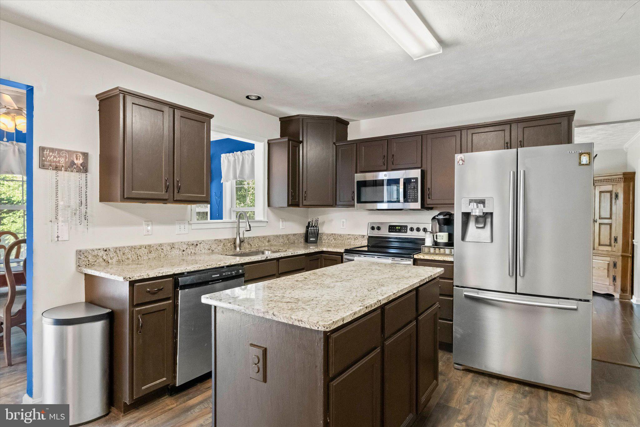 126 Valley View Road Fredericksburg, VA 22407 - Photo 14 of 42 New Granite w/ stainless steel appliances