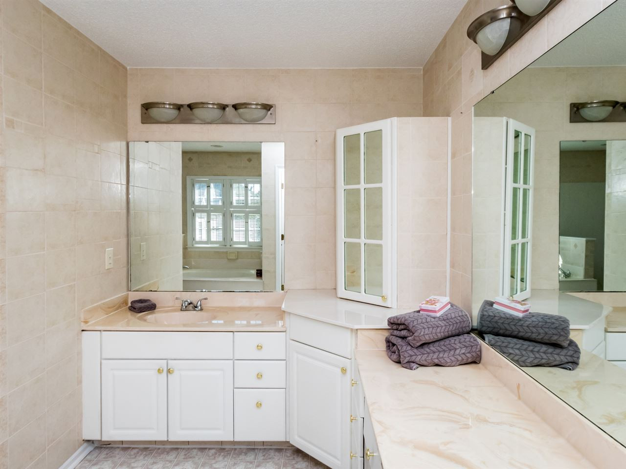 9105 Breeland Way Raleigh, NC 27613 - Photo 16 of 25 Photo 16