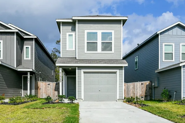 $1,800 | 21325 Carosella Drive, New Caney, TX 77357