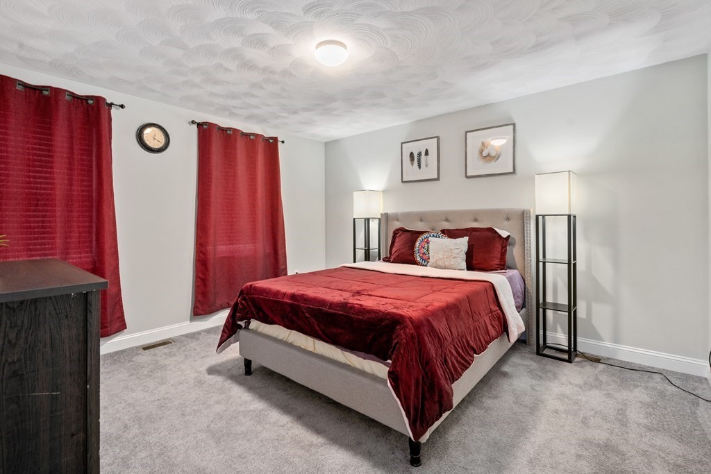 42 Great Elm Road Billerica, MA 01821 - Photo 14 of 25 Gallery Image 14