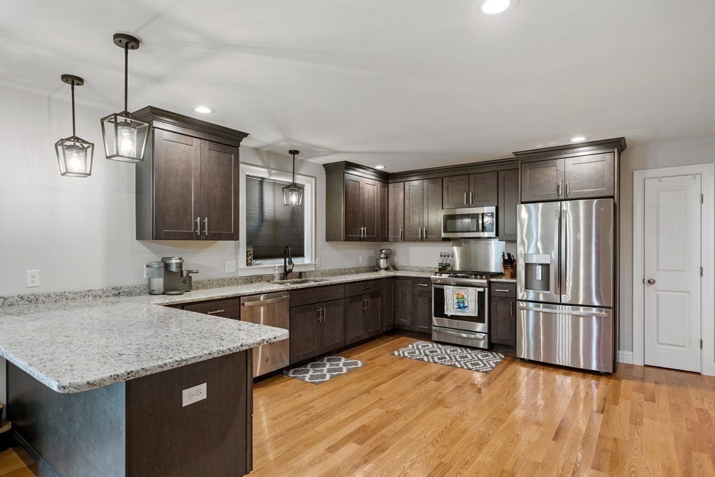 42 Great Elm Road Billerica, MA 01821 - Photo 4 of 25 Gallery Image 4