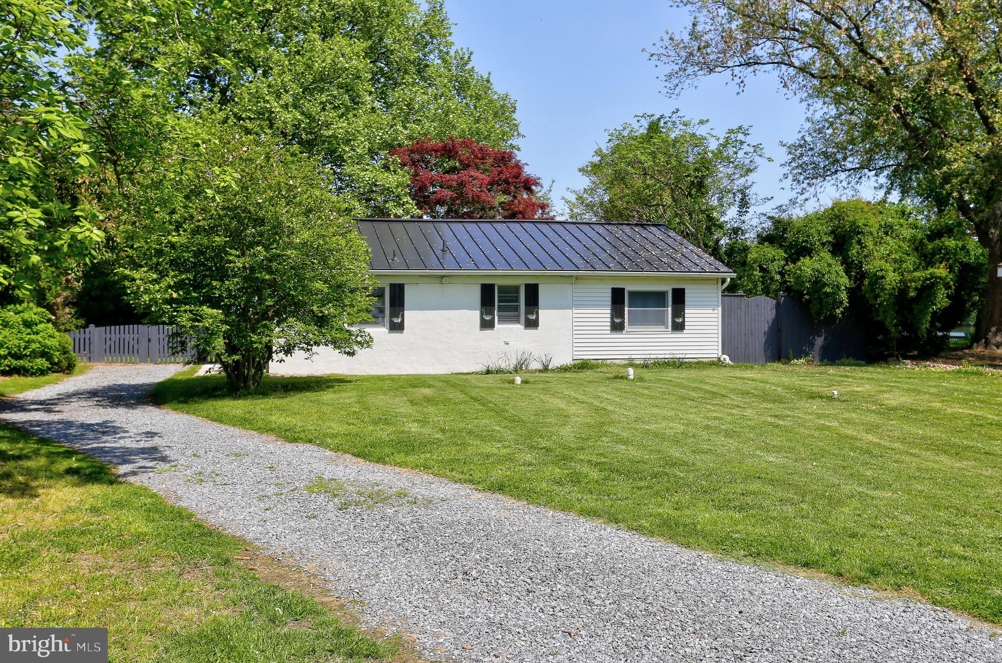 2016 Poplar Ridge Road Pasadena, MD 21122 - Photo 27 of 34 Driveway off street