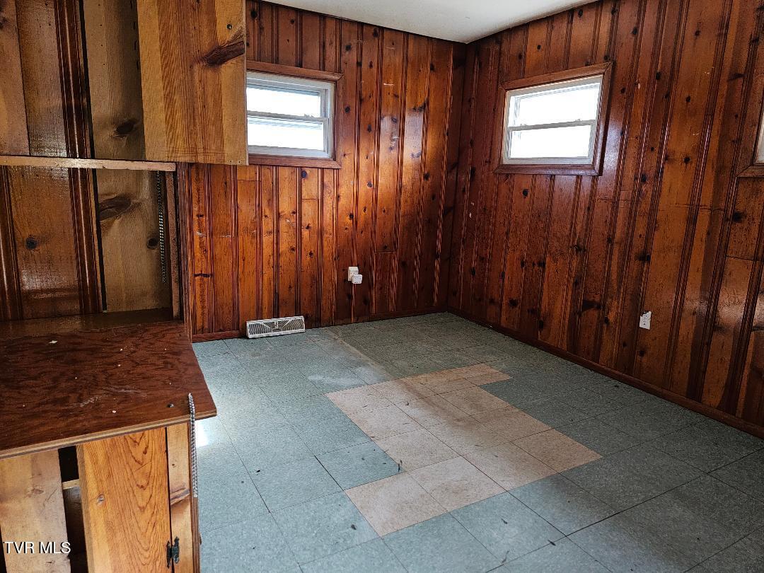 34520 Fleet Road Glade Spring, VA 24340 - Photo 6 of 28 F3