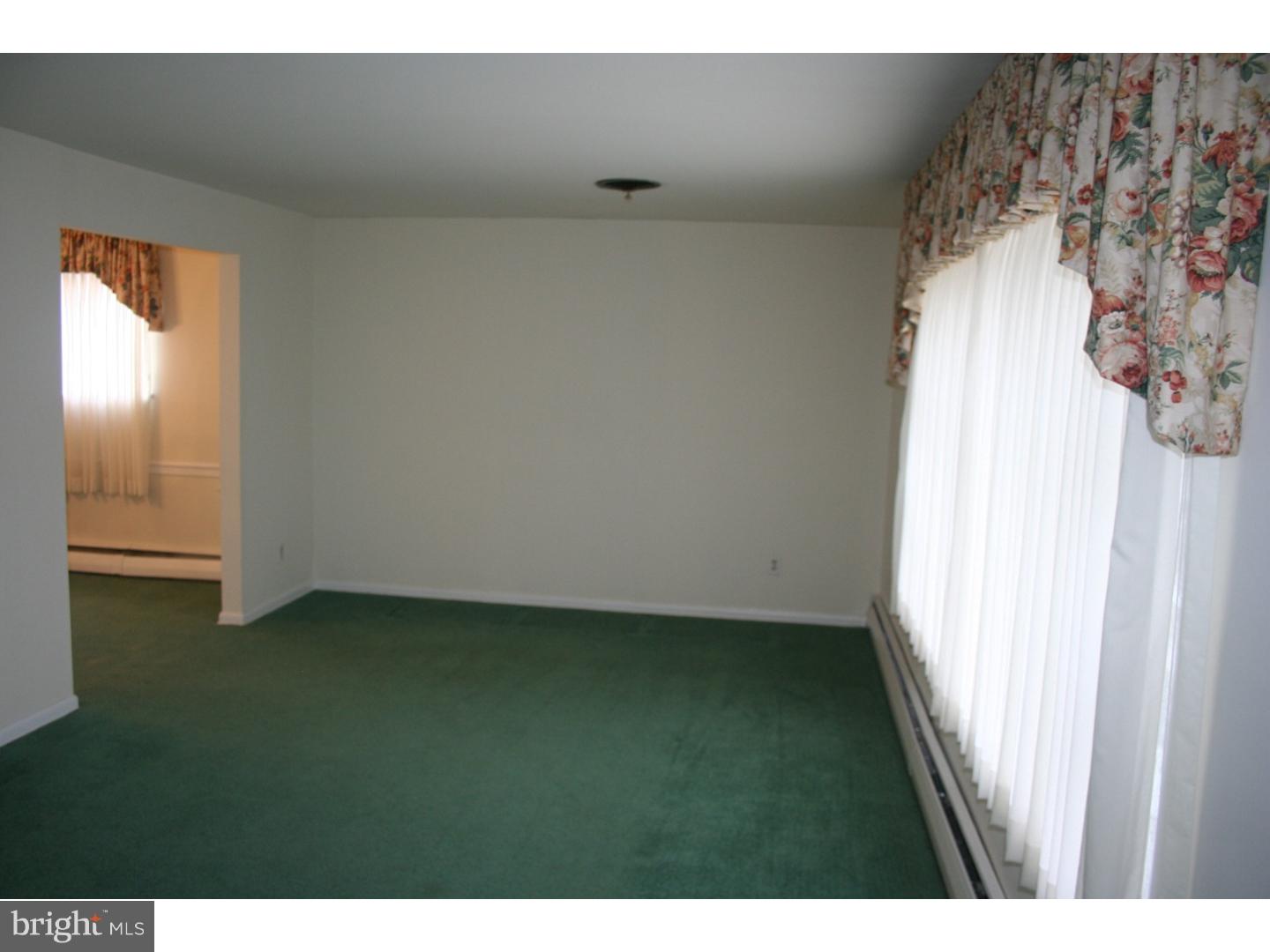 1131 Bon Air Road Havertown, PA 19083 - Photo 4 of 24 Living Room