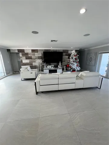 $15,000 | 5510 Bayview Drive, Fort Lauderdale, FL 33308