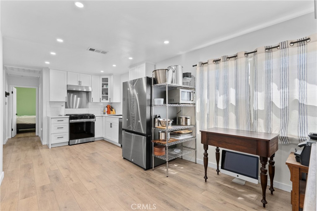 13832 Filmore Street Pacoima, CA 91331 - Photo 5 of 37