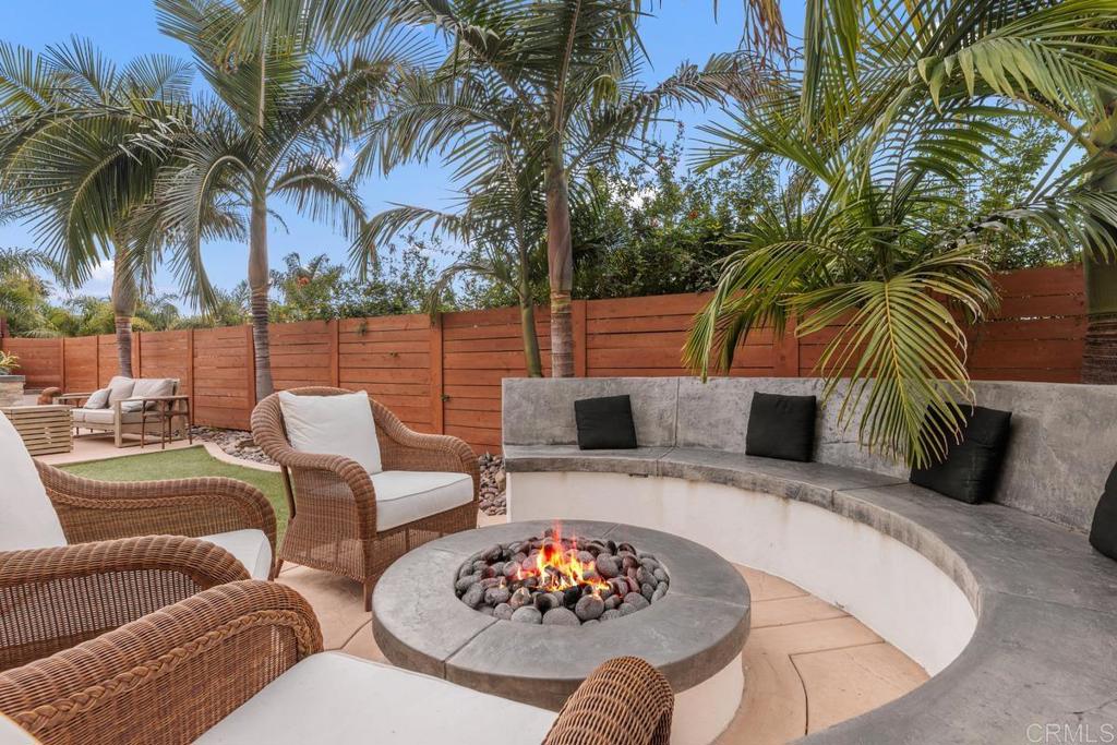 262 Chapalita Drive Encinitas, CA 92024 - Photo 22 of 30 a view of outdoor space with swimming pool