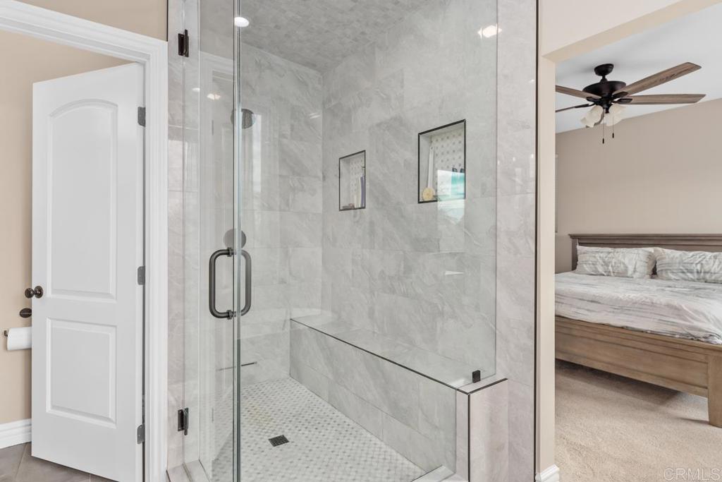 262 Chapalita Drive Encinitas, CA 92024 - Photo 27 of 30 a bathroom with a shower and a tub