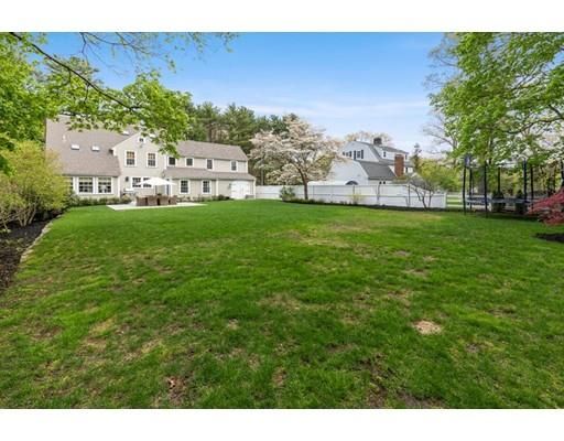a view of a house with a outdoor space