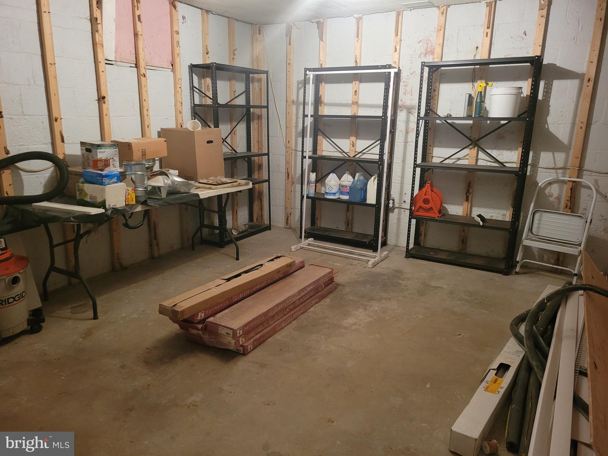 2250 North Quantico Street Arlington, VA 22205 - Photo 43 of 47 a room with gym equipment