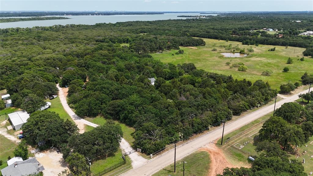 651 South Trinity Road Denton, TX 76208 - Photo 3 of 9