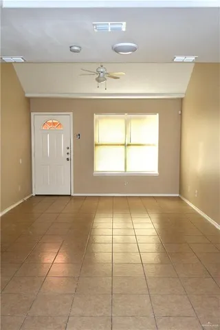 $1,050 | 2015 West Western Drive, Unit 3, Edinburg, TX 78539