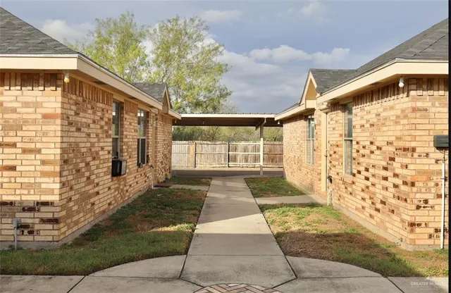 $1,050 | 2015 West Western Drive, Unit 3, Edinburg, TX 78539