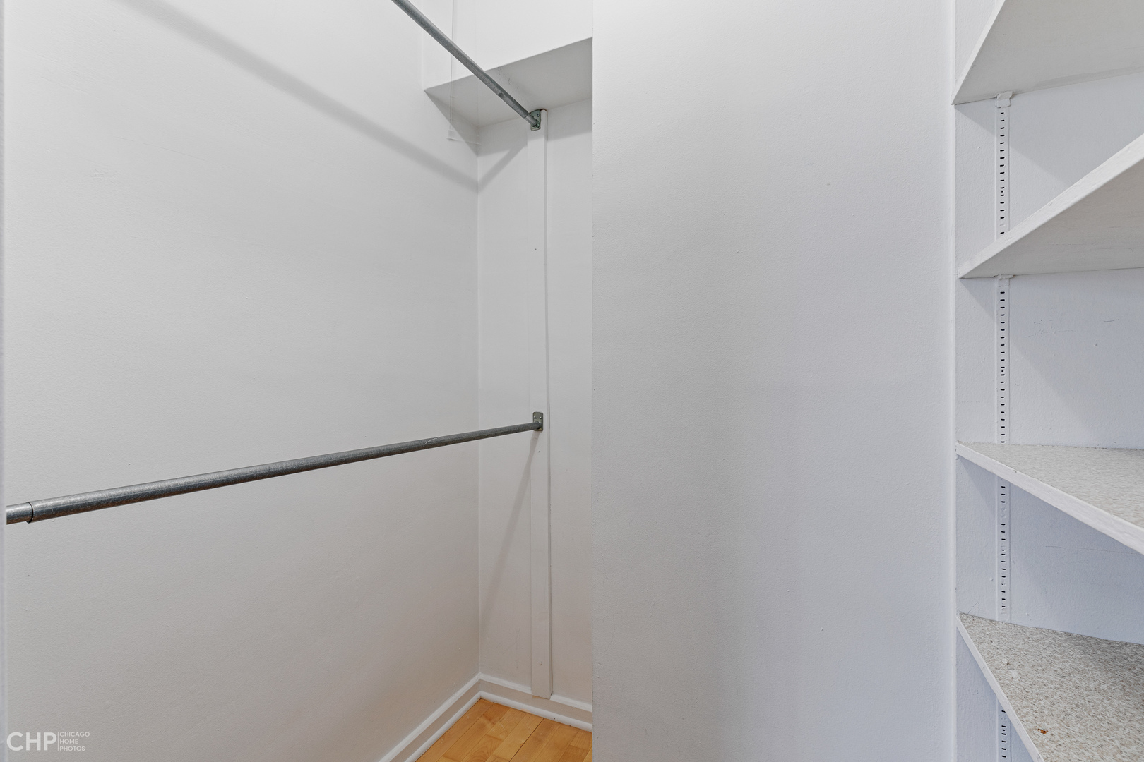 850 North Dewitt Place, Unit 4A Chicago, IL 60611 - Photo 14 of 22 a view of a small room