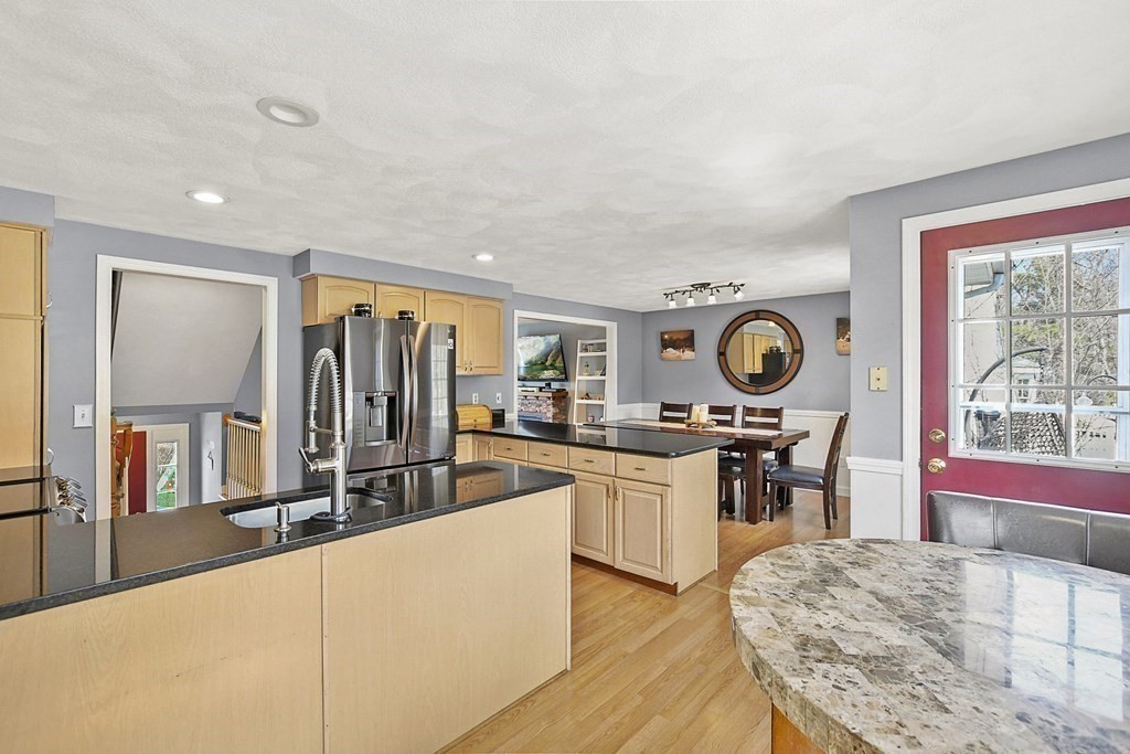 41 Castle Rock Road Saugus, MA 01906 - Photo 8 of 41 Gallery Image 8