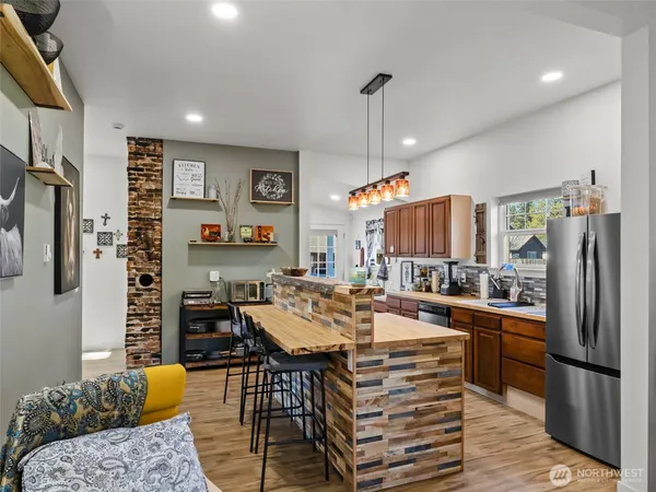 $370,000 | 203 East 6th Street, Bucoda, WA 98530